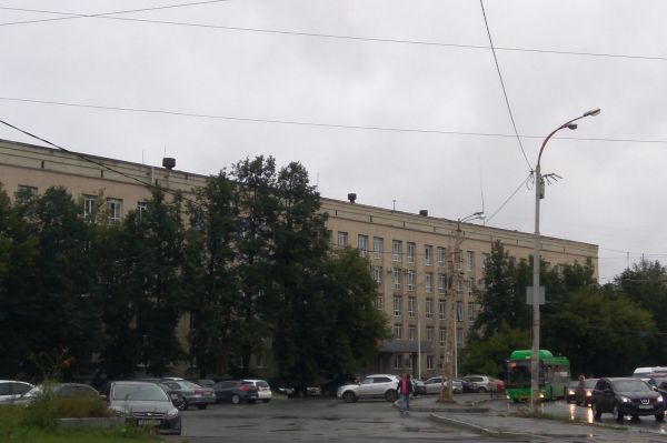 В Екатеринбурге благоустроят территорию возле правительственного здания
